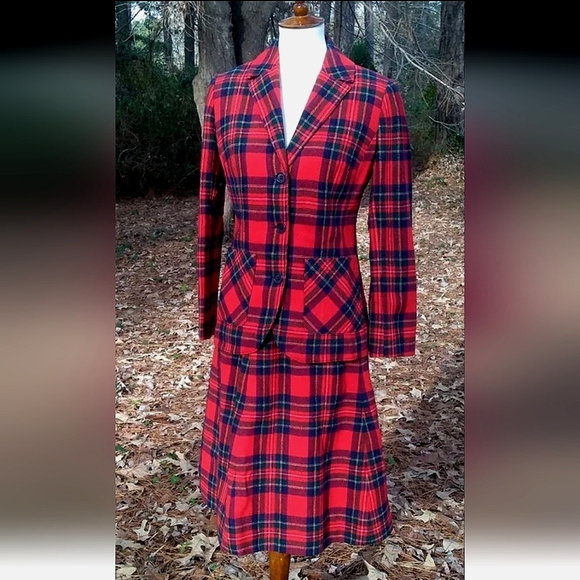 Vintage 1960's Era Pendleton Wool Red/Black/Green/Navy Tarten Plaid Skirt Set - Picture 11 of 17